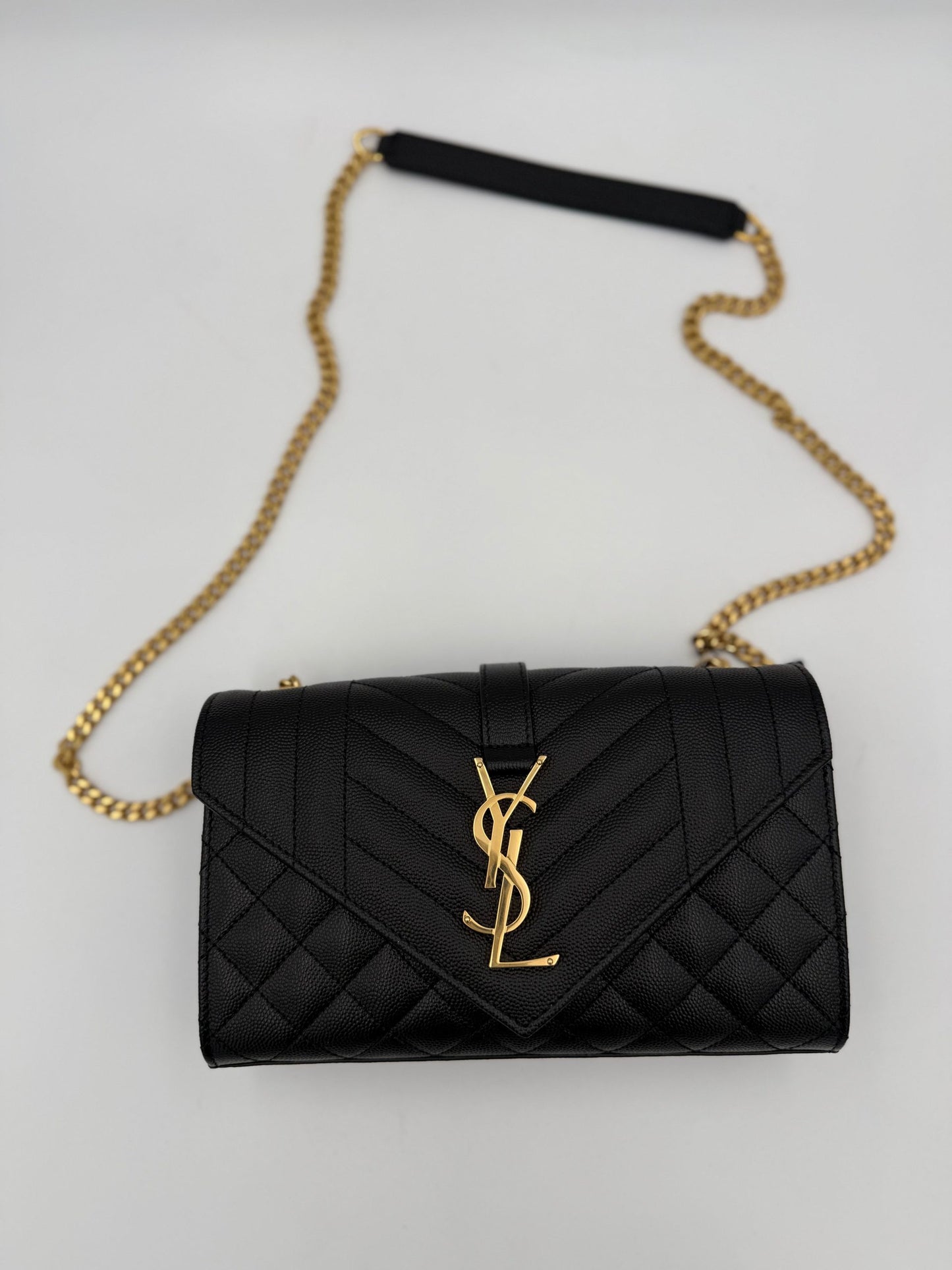 SAINT LAURENT ENVELOPE SMALL in Black Grained Leather Handbag