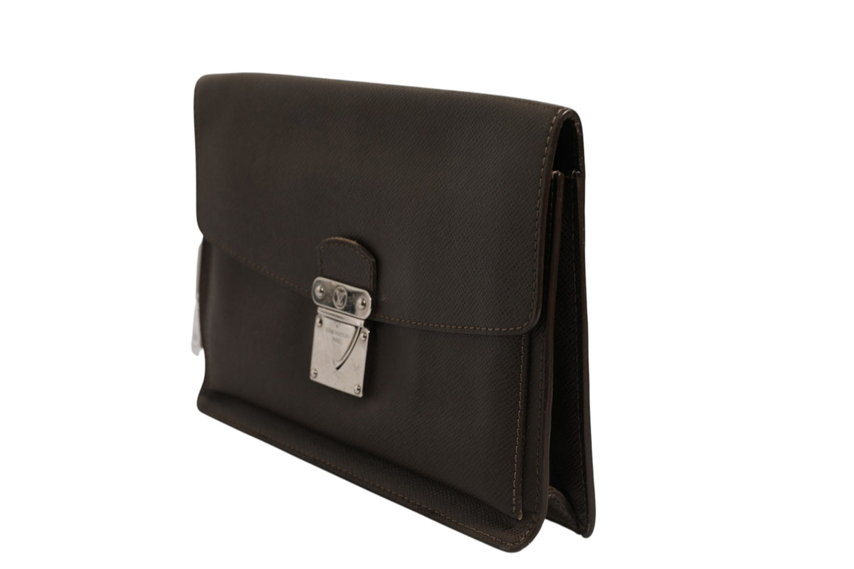 Belaia Clutch Taiga Leather