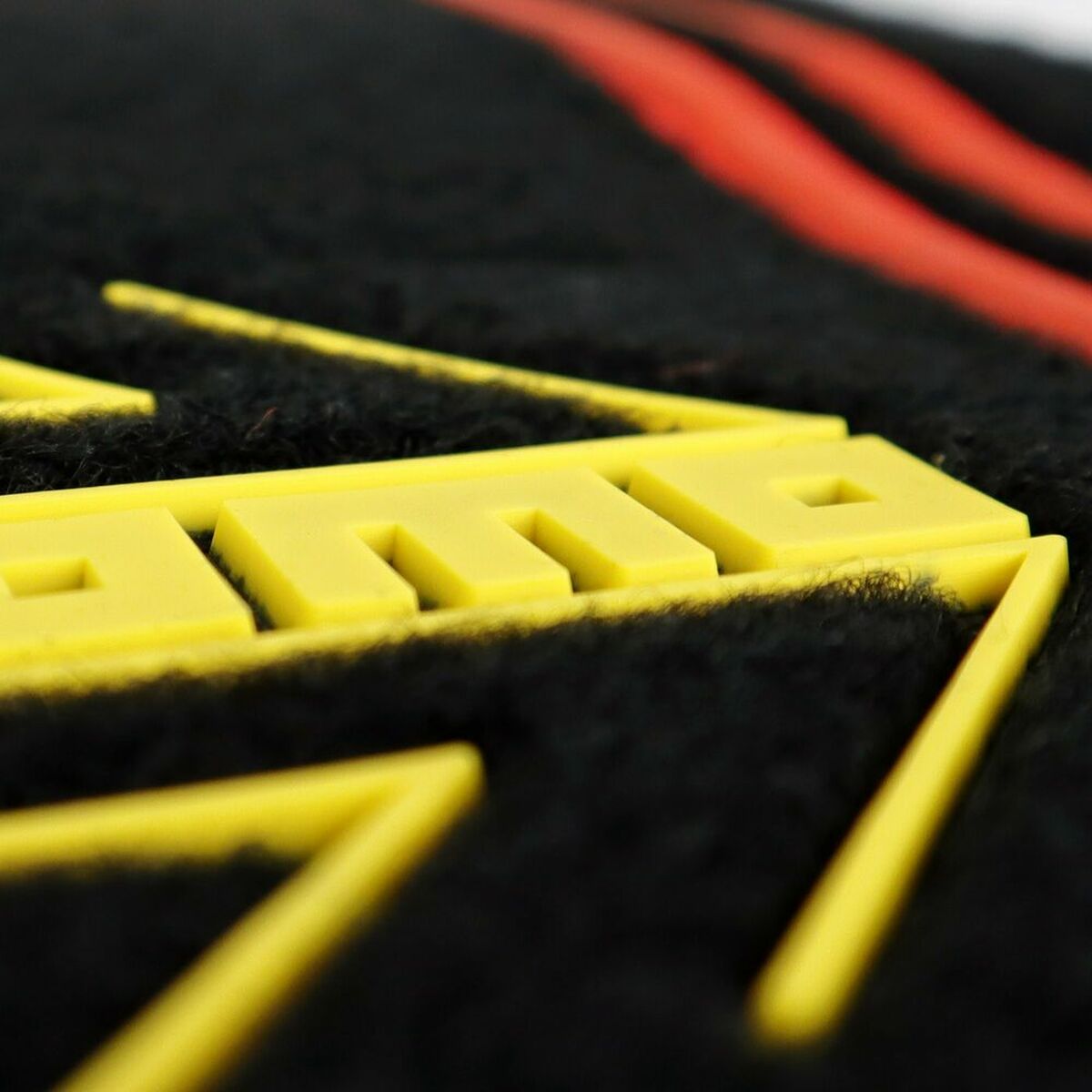 V8HE5F8B9A1A2A3B9926303073F7408130FR6988301P3