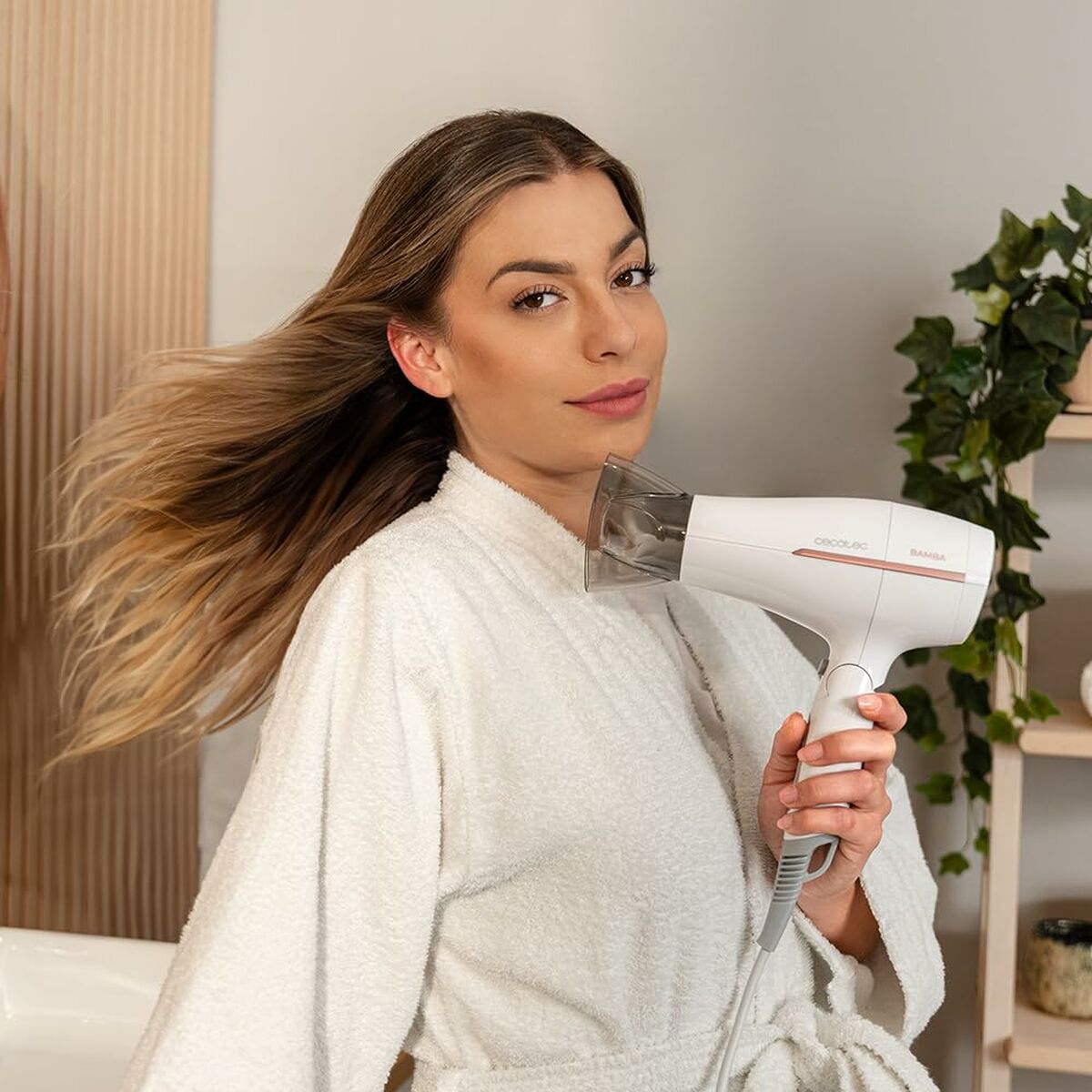 V2HD639385341E3852DADED081680051D8ER6989161P5