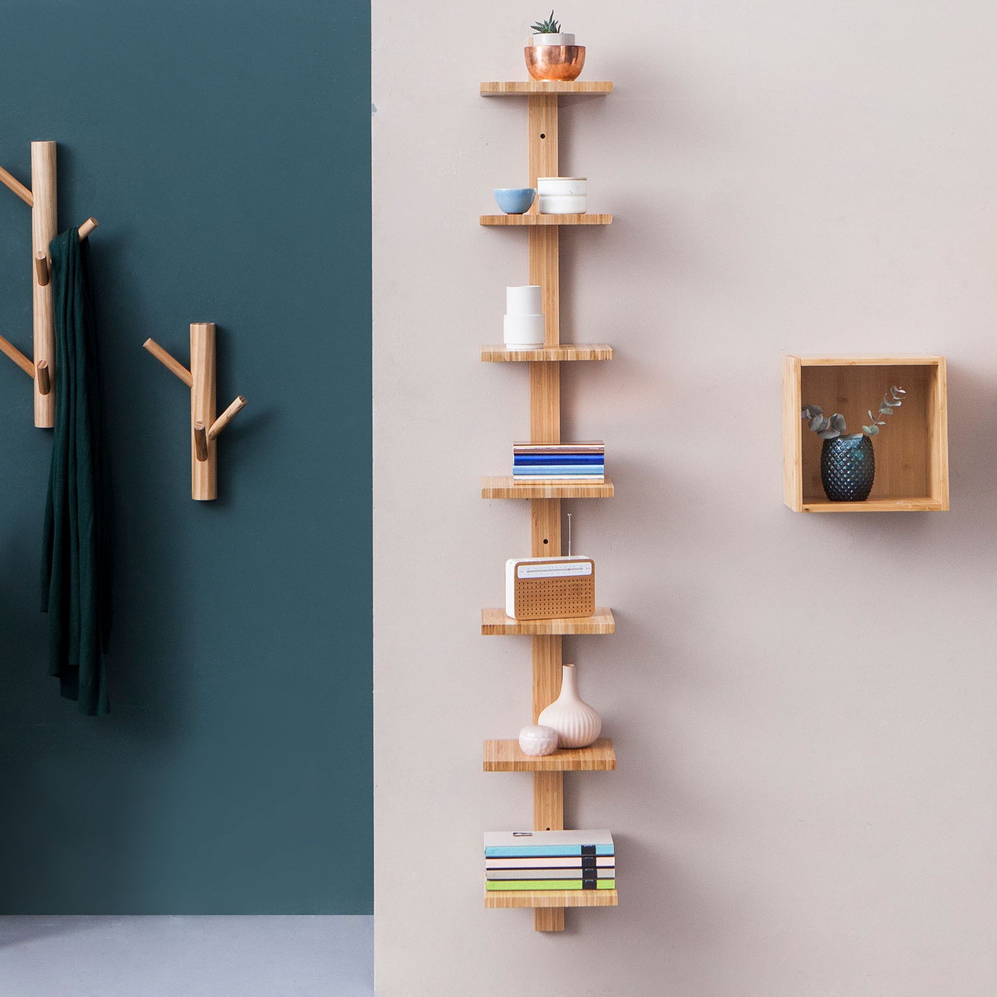 Design vægreol med 7 lag