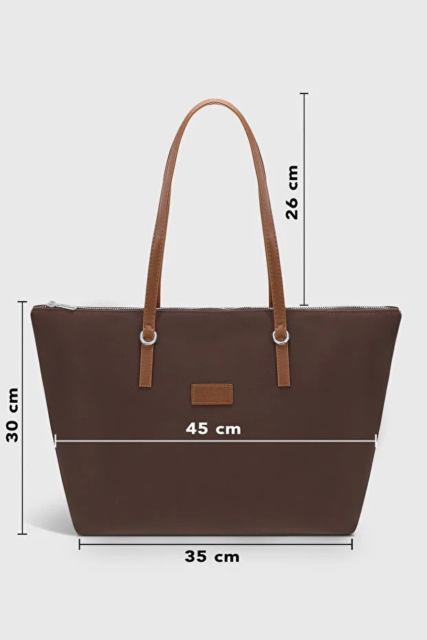 Stor brun shopper-taske i vandskyende materiale