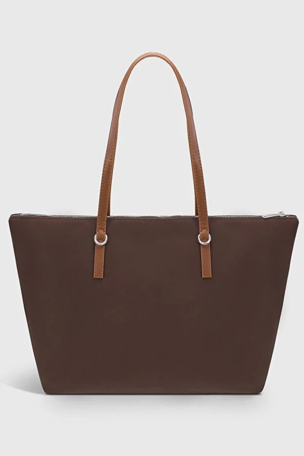 Stor brun shopper-taske i vandskyende materiale