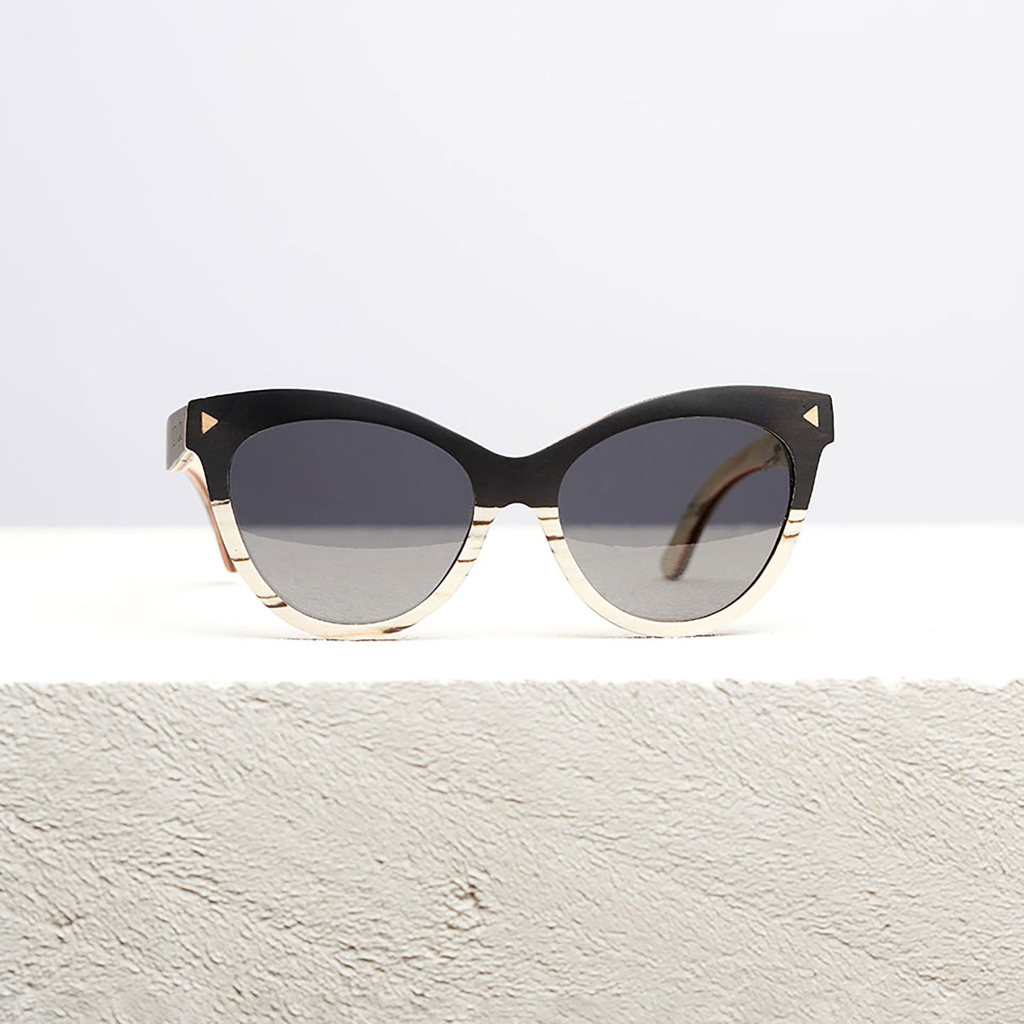 Træsolbriller til kvinder