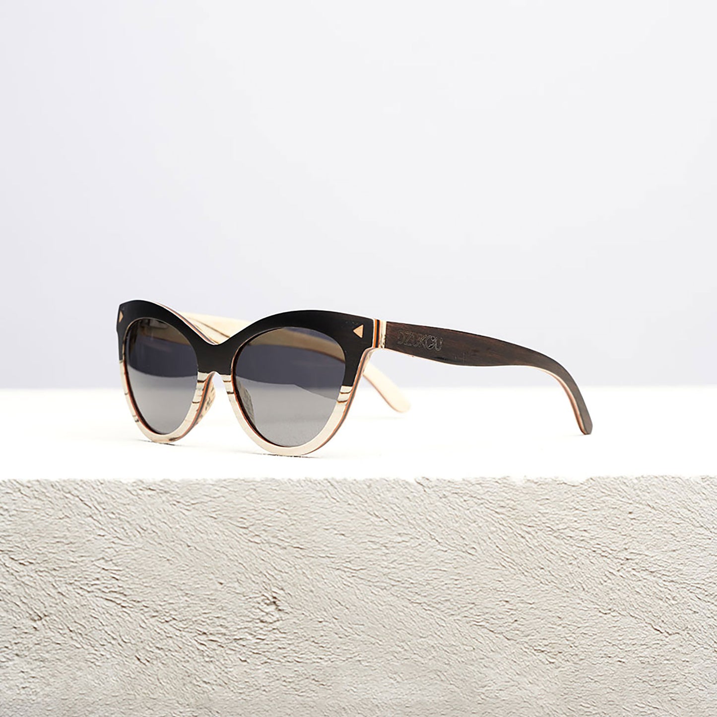 Træsolbriller til kvinder