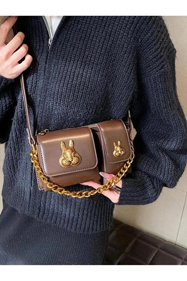 Kamel baguette-skulder taske med egern-detalje