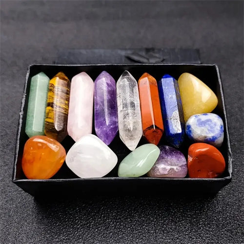 14 stk. spidse kvartskrystaller og chakra-healingsten