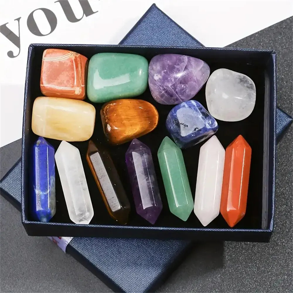 14 stk. spidse kvartskrystaller og chakra-healingsten