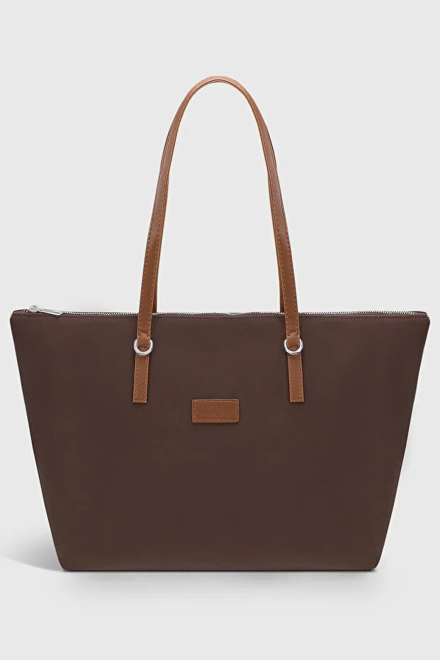 Stor brun shopper-taske i vandskyende materiale